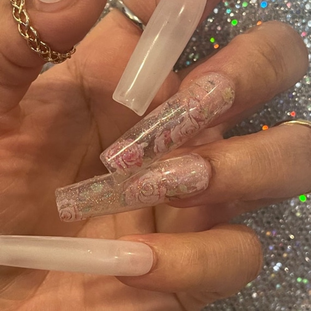 Press on nails